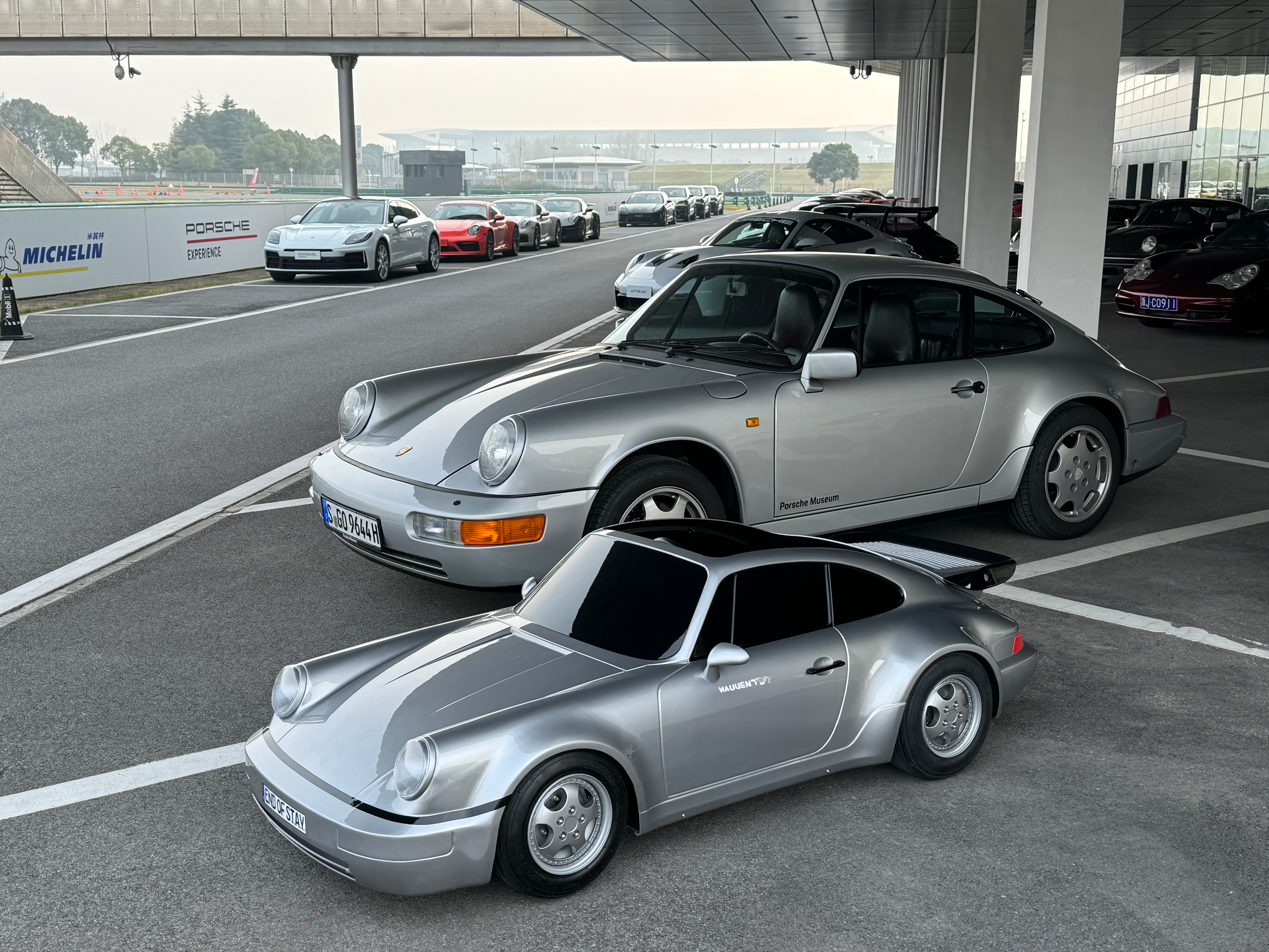 Tipo 01 and a museum 964